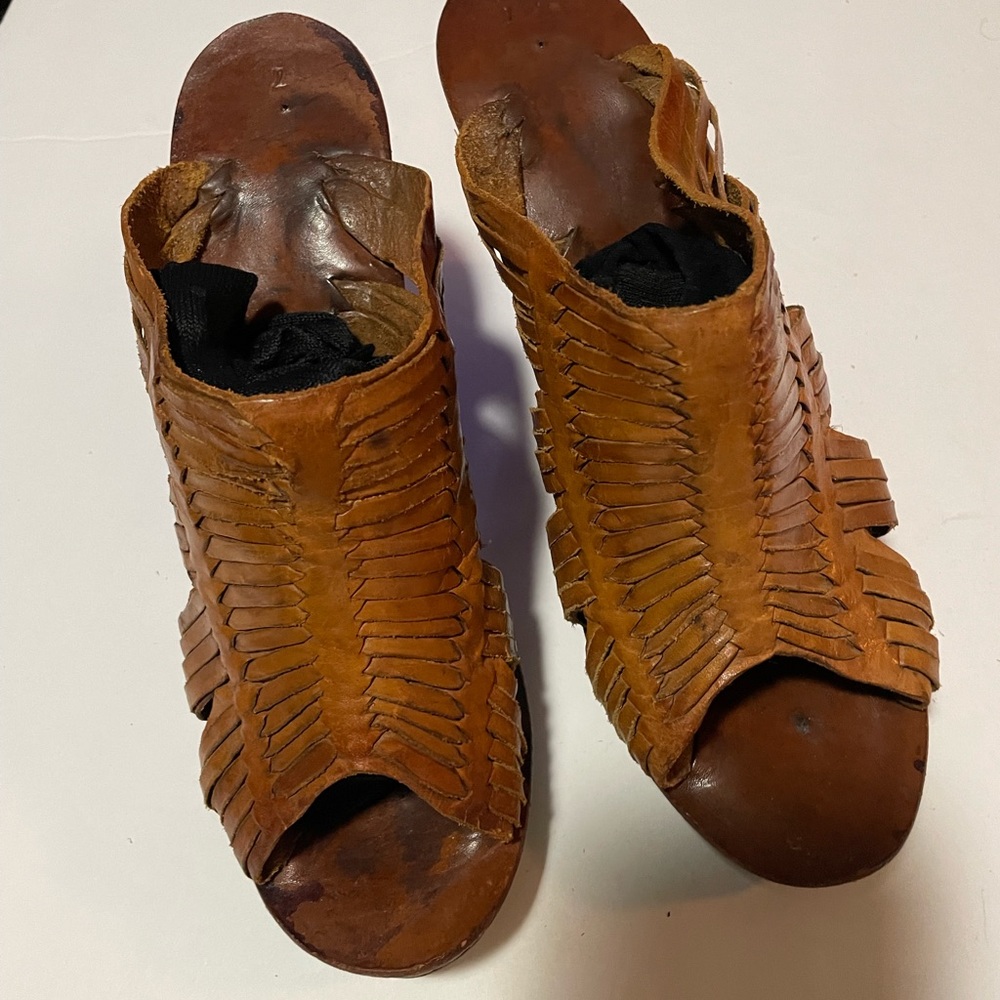 Sandal